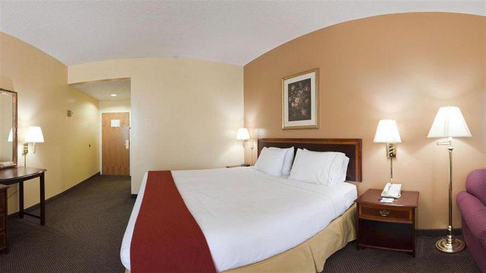 Holiday Inn Express Marshfield - Springfield Area By Ihg Eksteriør bilde