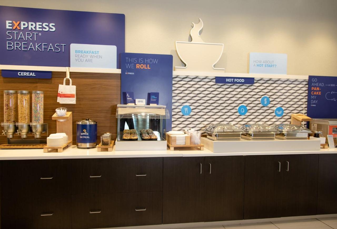 Holiday Inn Express Marshfield - Springfield Area By Ihg Eksteriør bilde
