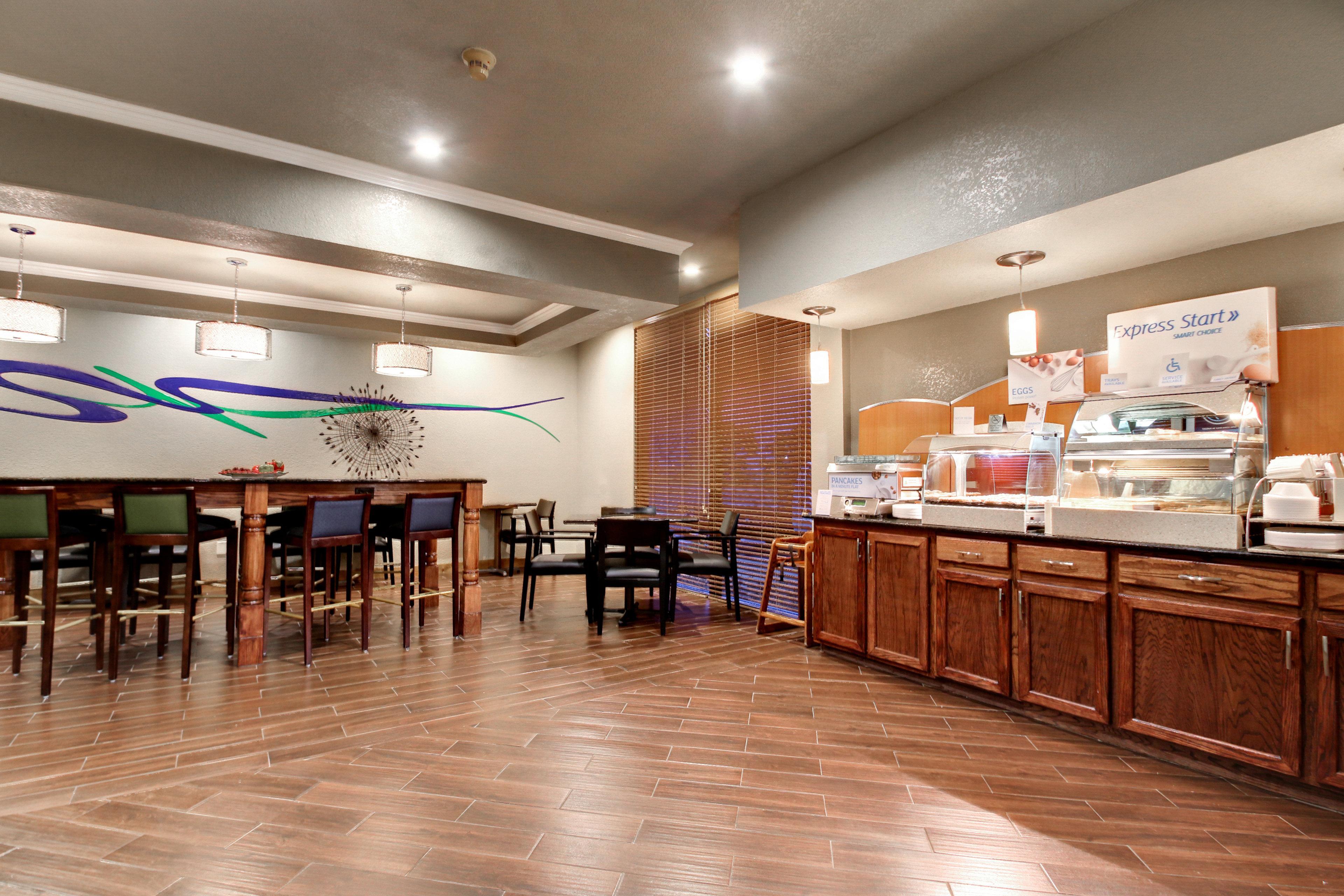 Holiday Inn Express Marshfield - Springfield Area By Ihg Eksteriør bilde