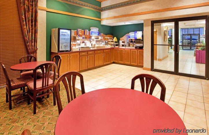 Holiday Inn Express Marshfield - Springfield Area By Ihg Restaurant bilde