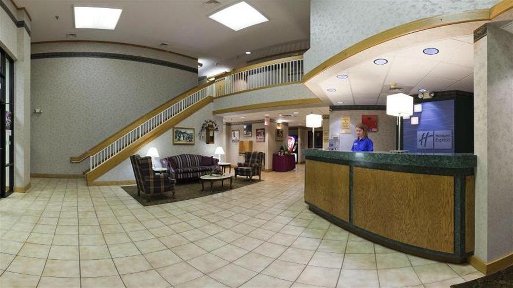 Holiday Inn Express Marshfield - Springfield Area By Ihg Eksteriør bilde
